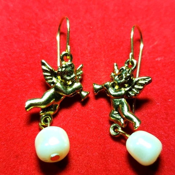 Antique Angel Faux Pearl  Gold Tone Dangle Earrings - Picture 4 of 7
